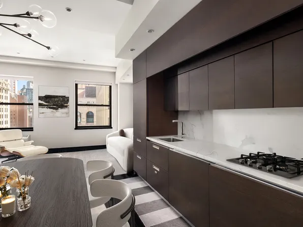 20 Pine Street image 2 of 14