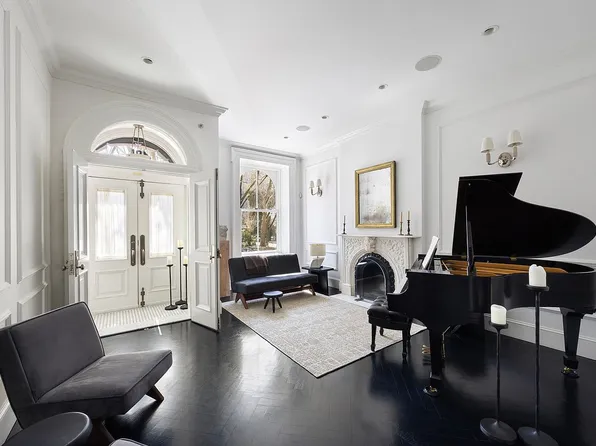 481 W 22nd St, New York, NY 10011