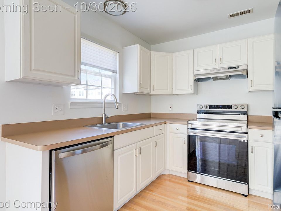 1322 S Main St, photo 15