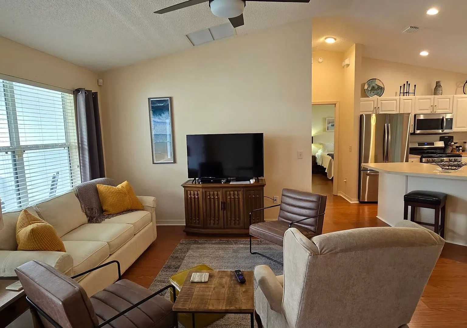 971 Kingmont Terrace — Photo 3