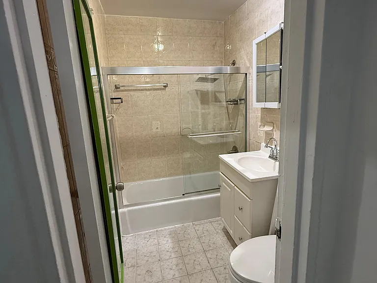 2661 Marion Ave — Photo 16
