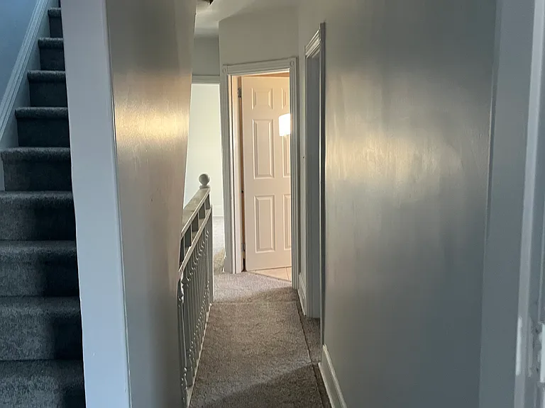241 E Oak St — Photo 4