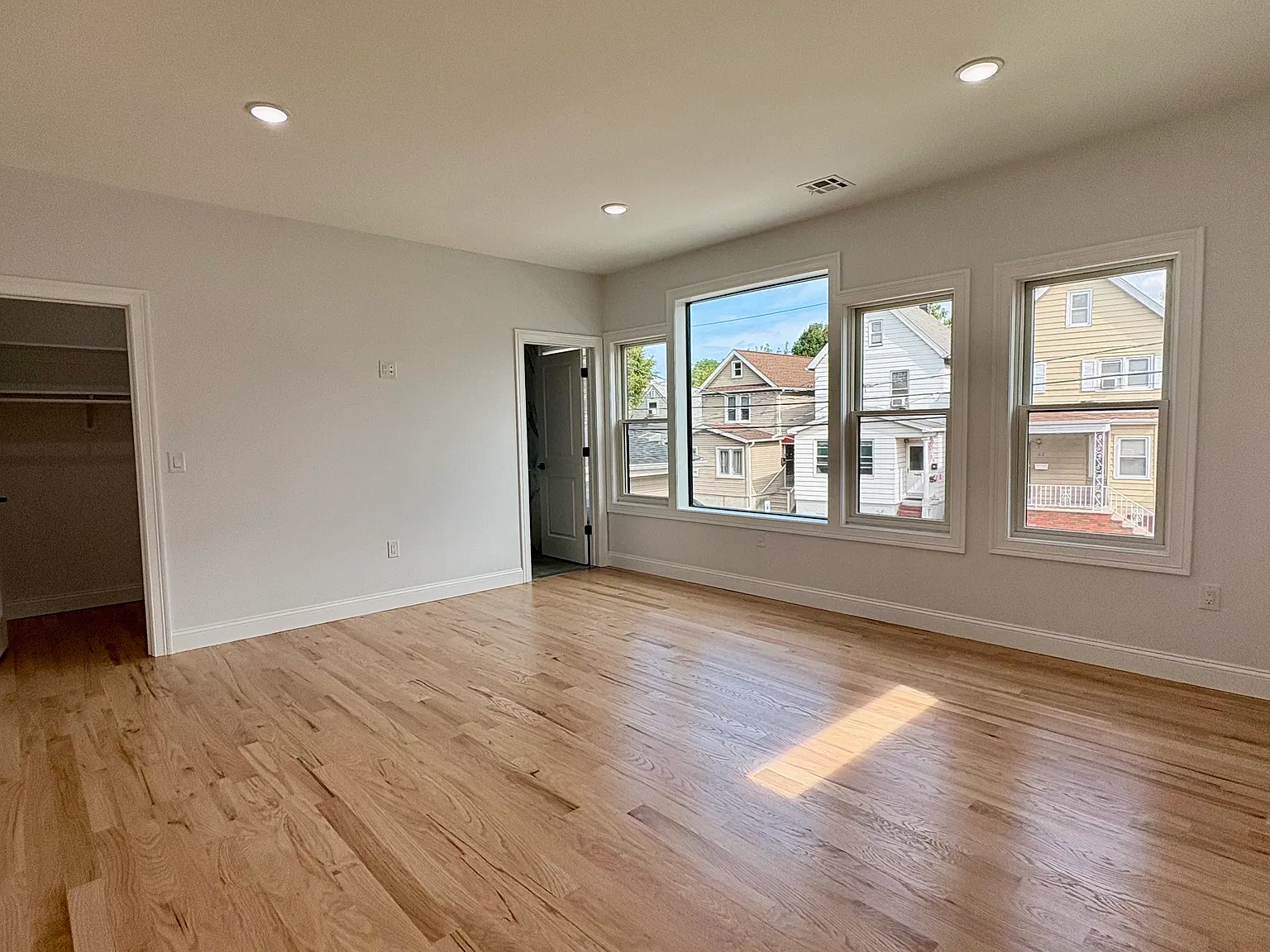 3 bed, $4,000 — Photo 3
