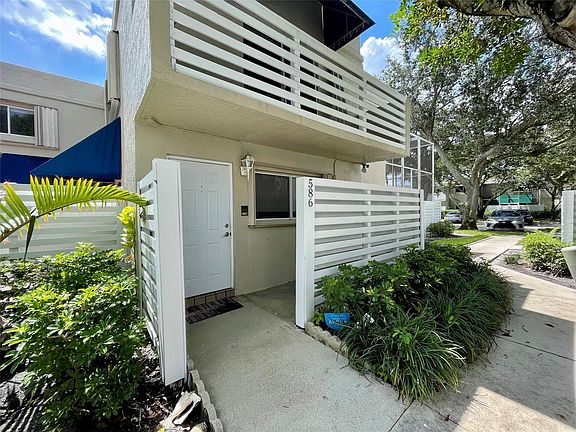 4th image of 586 NW 97th Avenue #586
