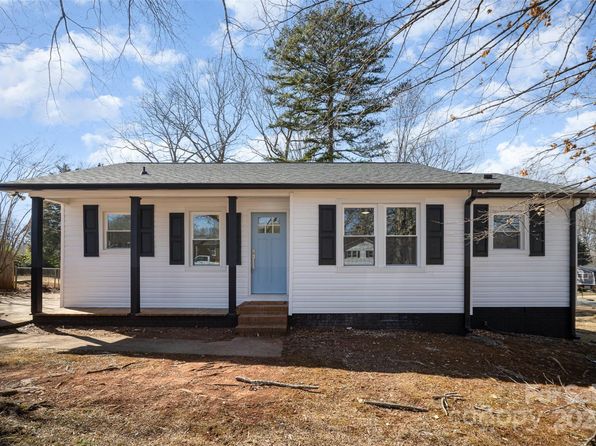 523 Hickory Nut Ln, China Grove, NC 28023