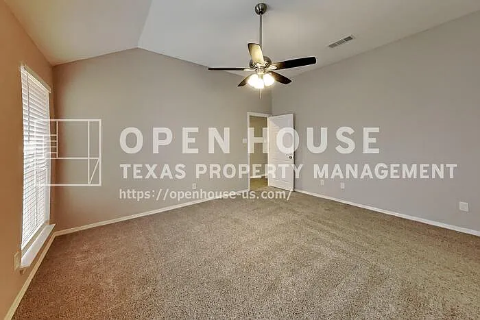 821 Willow Ct — Photo 10