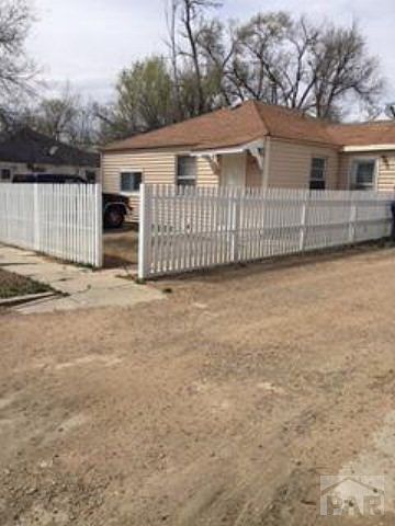 1st image of 318 W 2nd St
