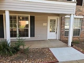 1st image of 549 Versailles Blvd APT B