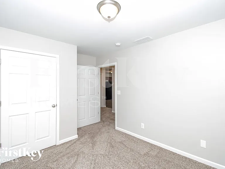 1805 Seayes Rd — Photo 11