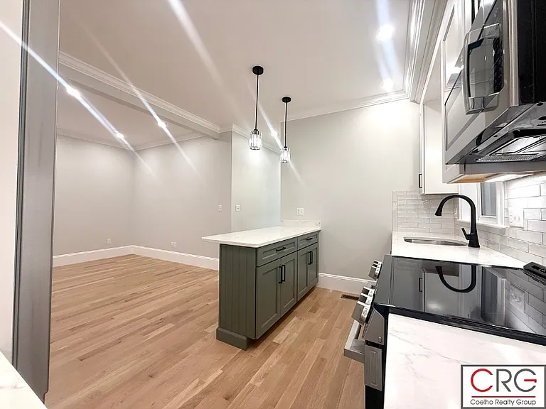 170 Webster Ave #1 — Photo 8