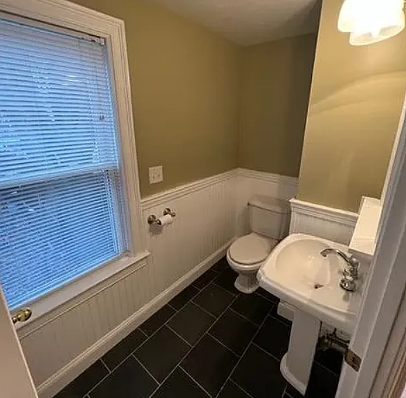 24 Cain Ave — Photo 8