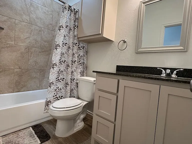1420 SW Texas Ave — Photo 8