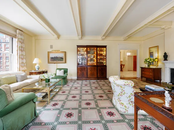 930 Park Avenue image 3 of 21
