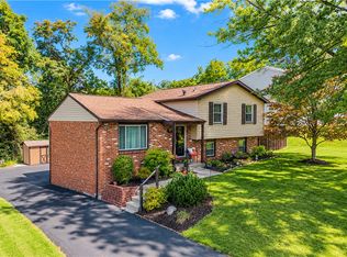 120 Tory Rd, Coraopolis, PA 15108