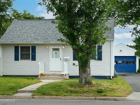 207 Ridge Avenue, Belford, NJ 07718
