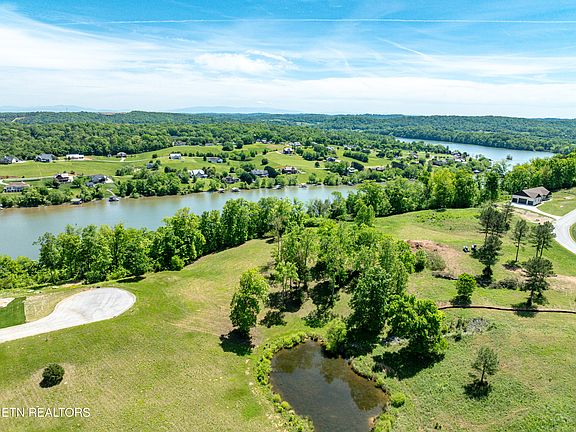 2nd image of 900 Eagle Nest Dr