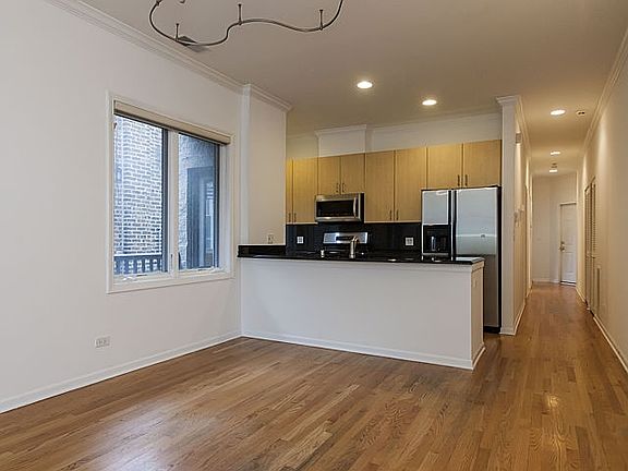 4th image of 2627 N Sheffield Ave APT 201