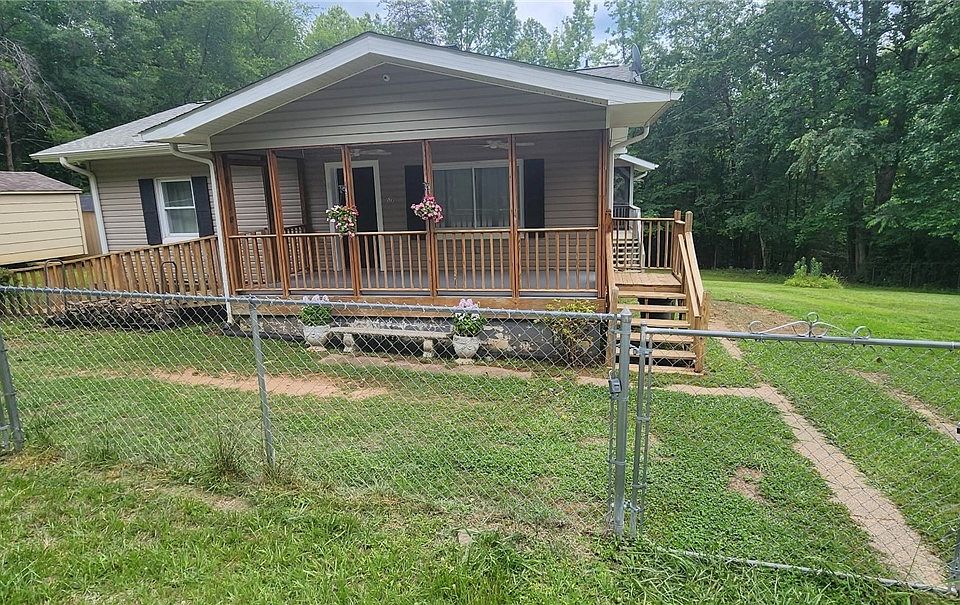 1st image of 520 Chestnut Ridge Rd