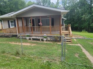 520 Chestnut Ridge Rd, Marietta, SC 29661