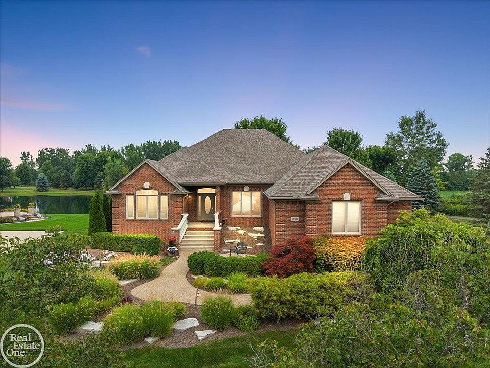 1st image of 62682 Coralburst Dr #16