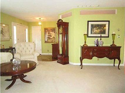 3rd image of 500 Winchester Dr