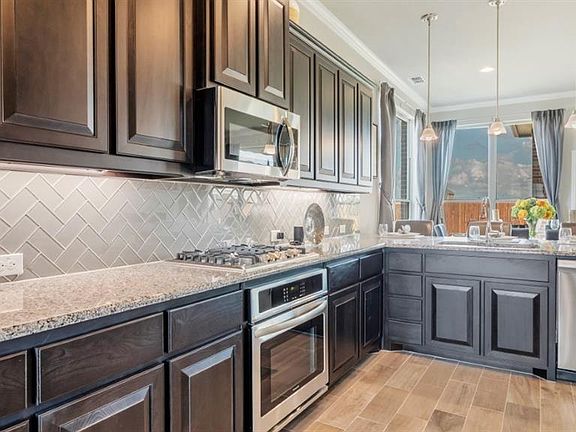 Home images & Floor Plans are for illustration purposes only & may vary from actual home