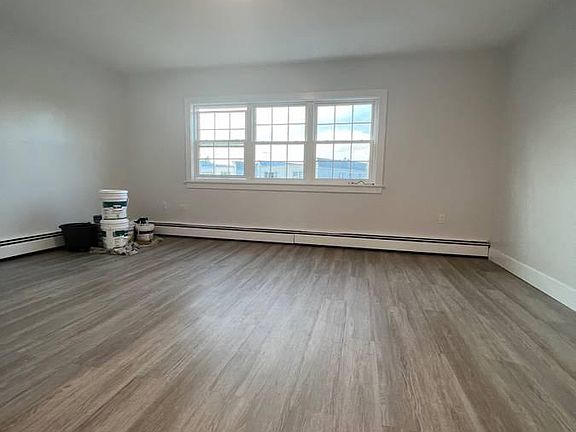 5th image of 650 Hollywood Ave