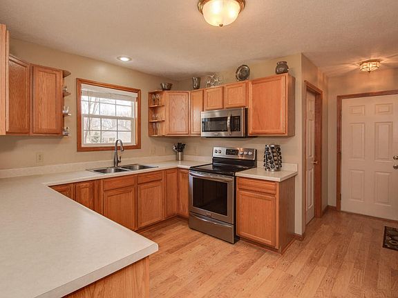 4th image of 2682 Green Oak Ln