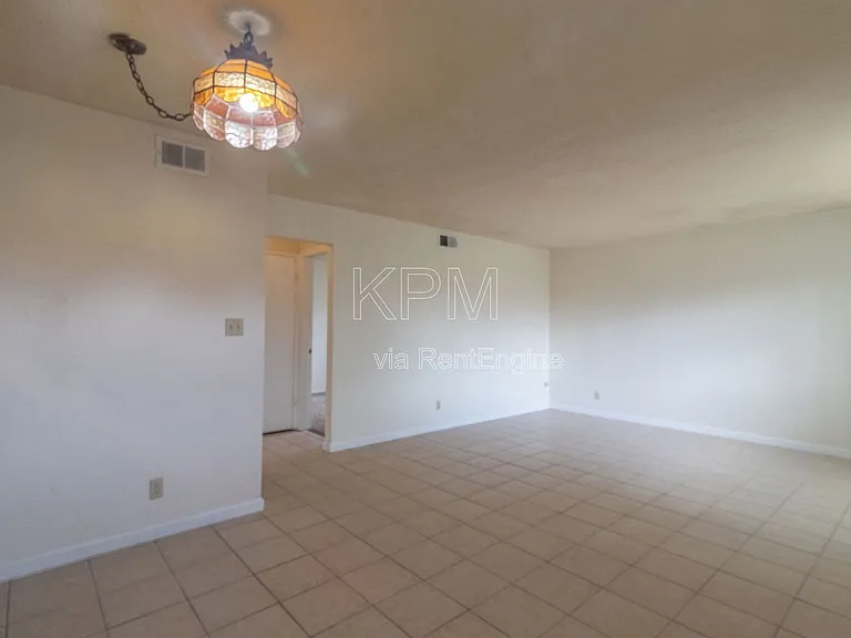 1227 Pinetree Dr #1 — Photo 6