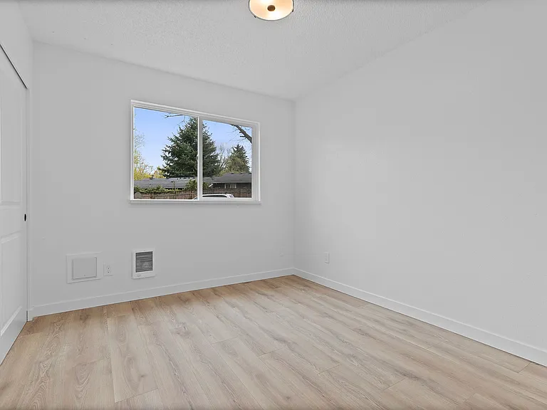 Newly Remodeled Kennedy Park Apartments! $$ ONE MONTH FREE — Photo 8