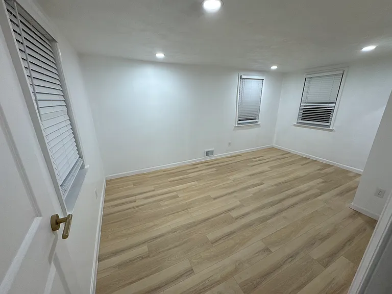 220 Mathilda St — Photo 8