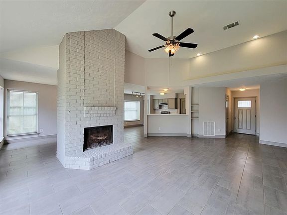 5th image of 2726 Village Ct