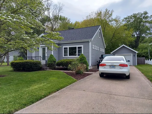 4604 Cleveland Ave, Stevensville, MI 49127