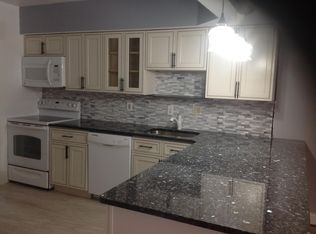 17 Farmhouse Ct #S, Pikesville, MD 21208