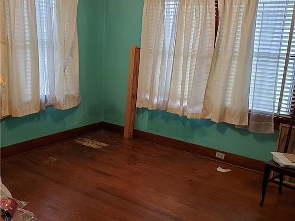 3rd image of 309 Giuffrias Ave