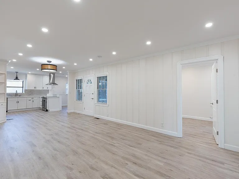1032 Pueblo Ave — Photo 10