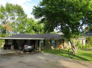 3020 Carrie Dr, Longview, TX 75605
