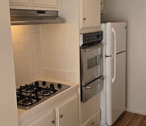5th image of 458 N Hayworth Ave APT 309