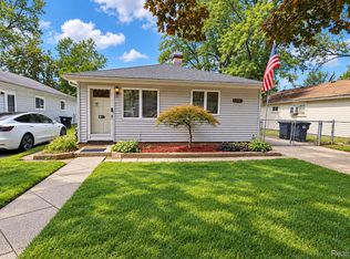 18285 Deering St, Livonia, MI 48152