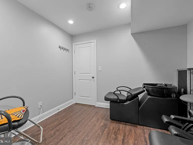 902 N Milton Ave — Photo 22
