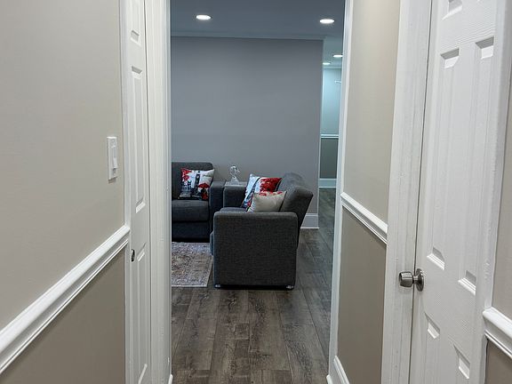 4th image of 2841 Windsor Dr APT 202
