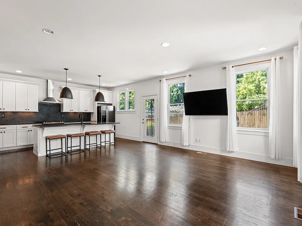 602 Douglas Ave