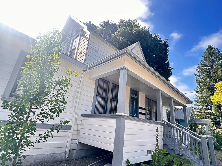 450 Randolph St #4 — Photo 8
