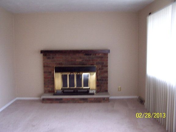 2nd image of 807 Hinton Dr