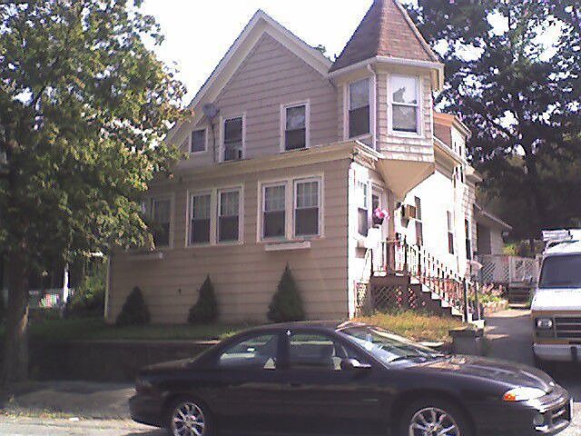 Victorian-style 2 family