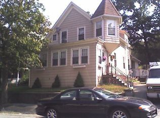 38 Uxbridge St, Worcester, MA 01605