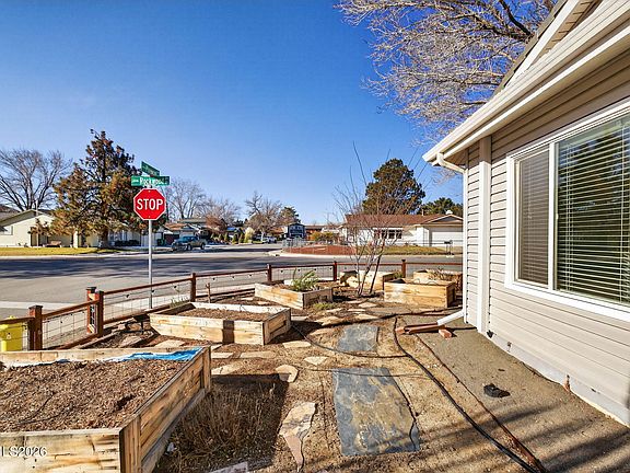 4th image of 908 Pinewood Dr