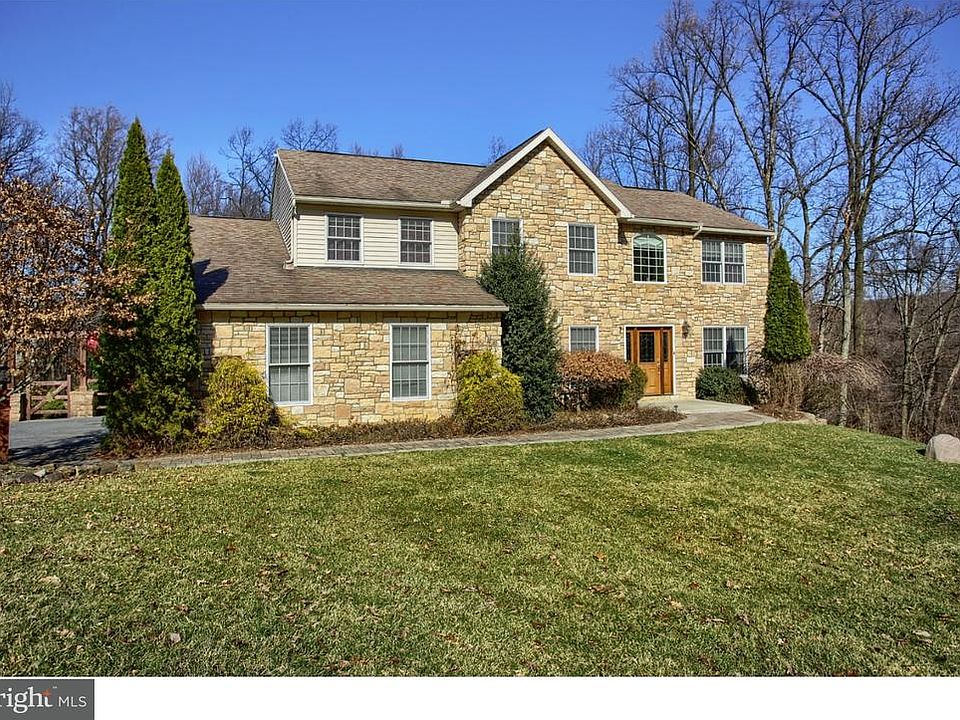 1st image of 16 Tammy Louise Dr