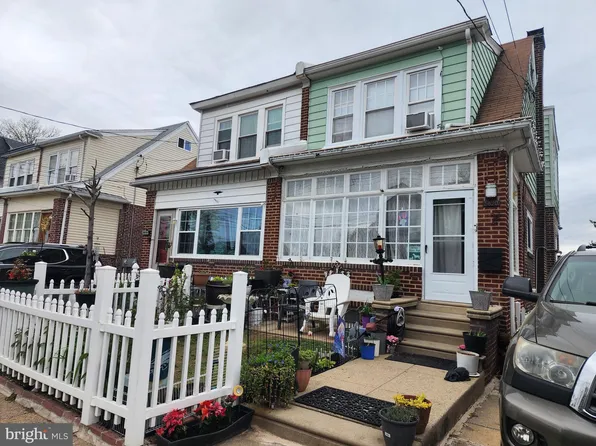 5820 Reach St, Philadelphia, PA 19120