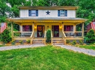 61 Riverside Villa Dr, Maggie Valley, NC 28751